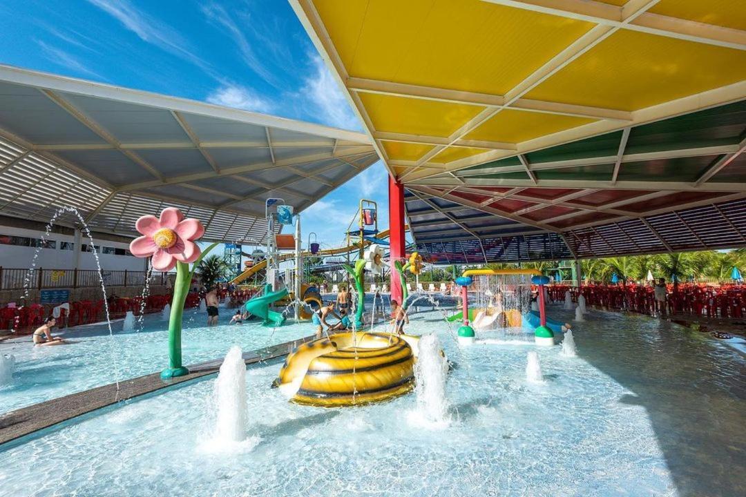 Hotel Spazzio Diroma Cafe Da Manha E Acesso Ao Acqua Park Caldas Novas Dış mekan fotoğraf